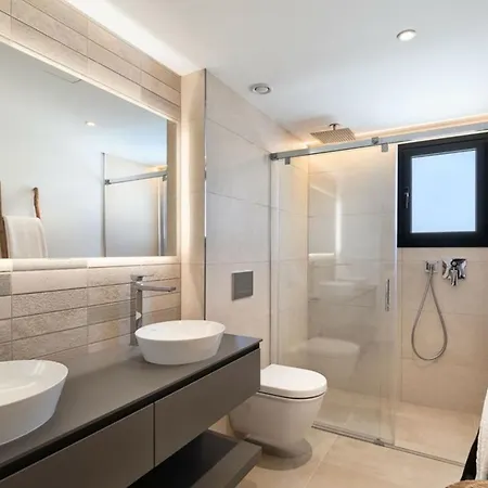 Center Elegance 4-bedroom