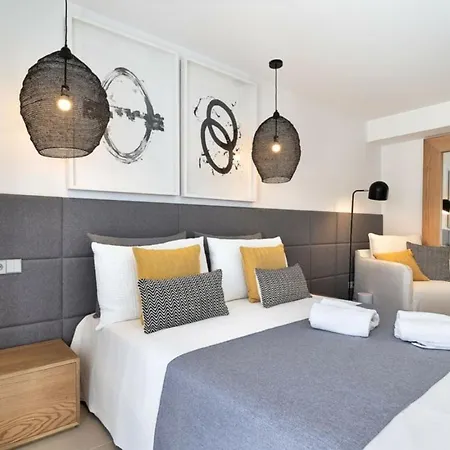 Center Elegance 4-bedroom